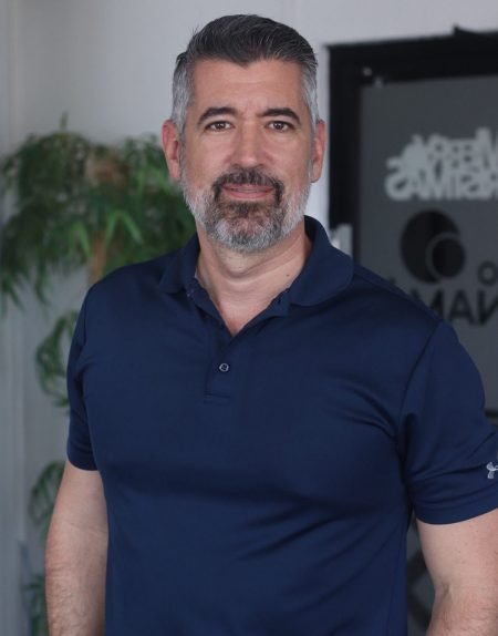 Ricardo Velázquez presenta Llegó Navidad: álbum que conjuga nostalgia y esperanza