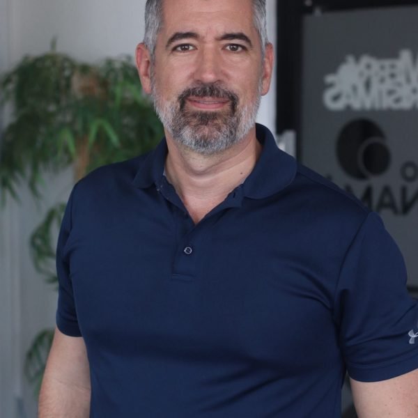 Ricardo Velázquez presenta Llegó Navidad: álbum que conjuga nostalgia y esperanza