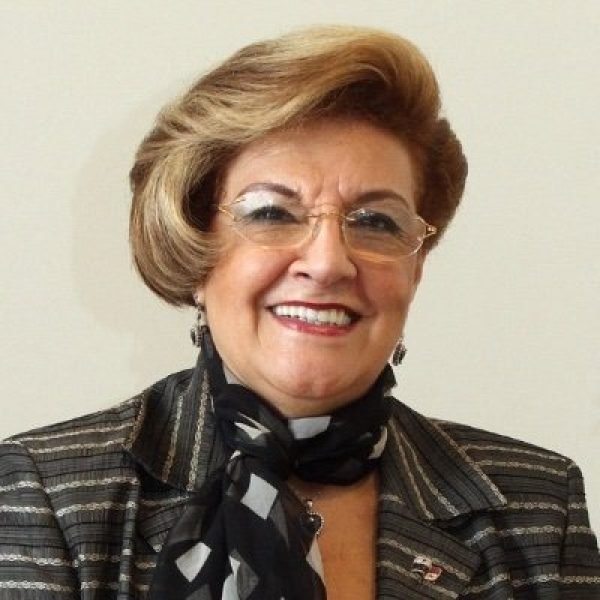 Dra. Esmeralda de Troitiño:“Esencial desafiar las desigualdades de género en el ámbito profesional con argumentos jurídicos sólidos”