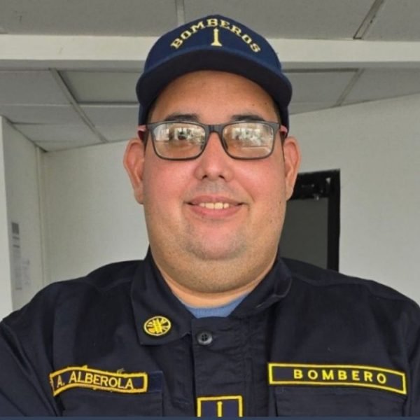 Bomberos lanzan campaña “Navidad Segura” y advierten sobre riesgos eléctricos en el hogar