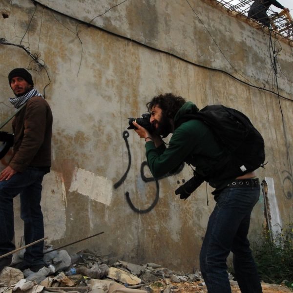 Reportajes en zonas peligrosas e investigación, cada vez más costoso para los medios